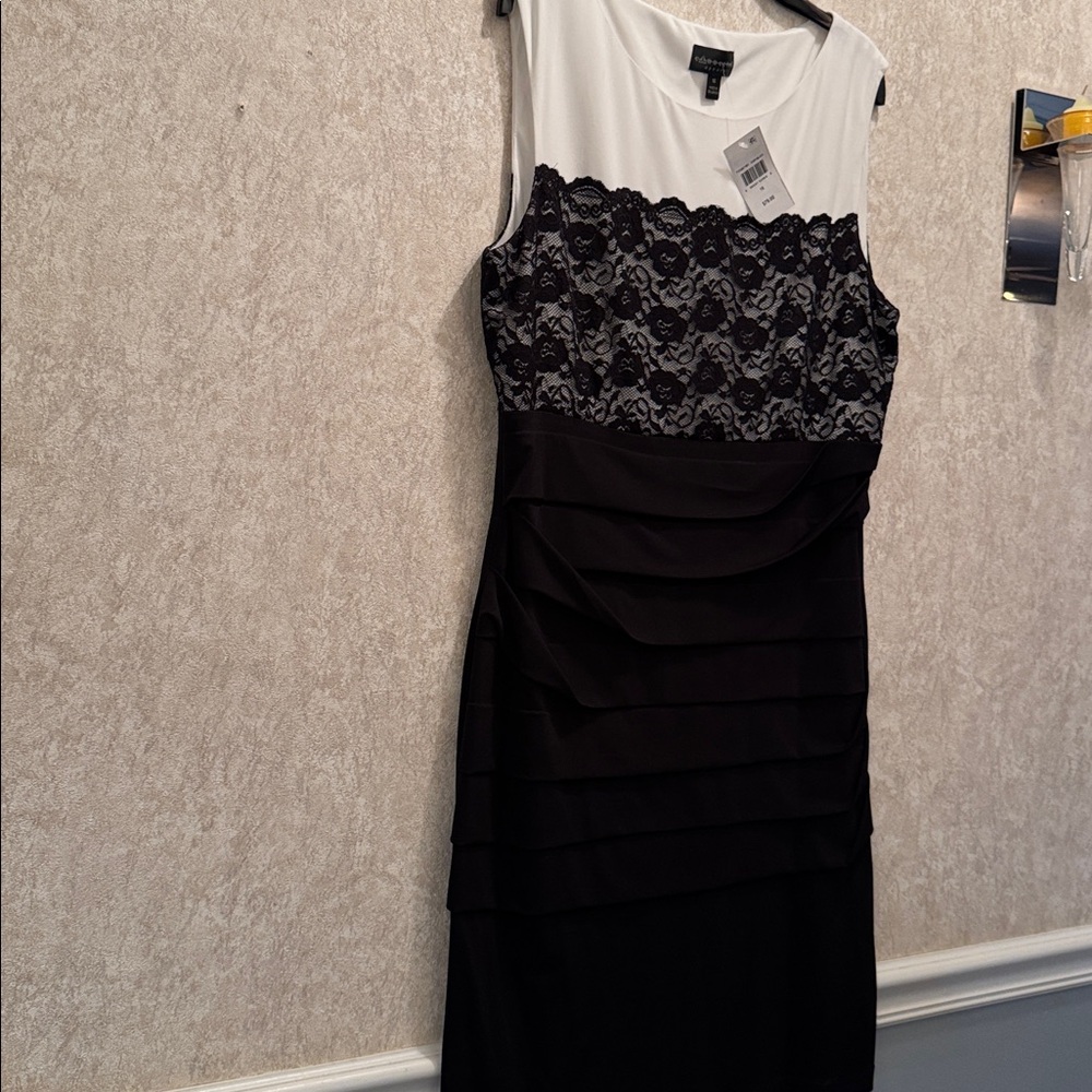 NWT BLACK LAYERED DRESS WITH WHITE & BLACK BODICE - Picture 8 of 13